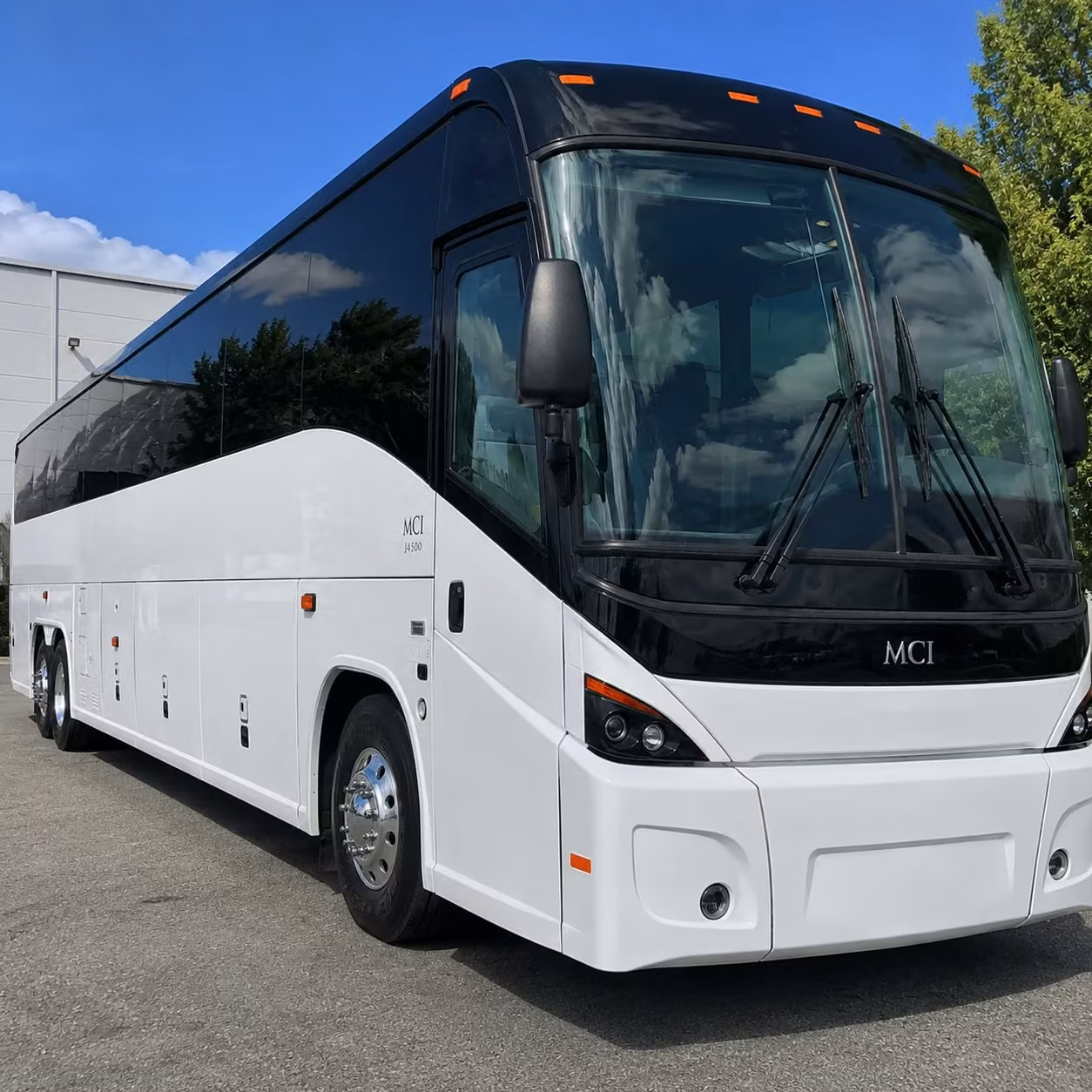 airport shuttle transportation for livonia corporate teams