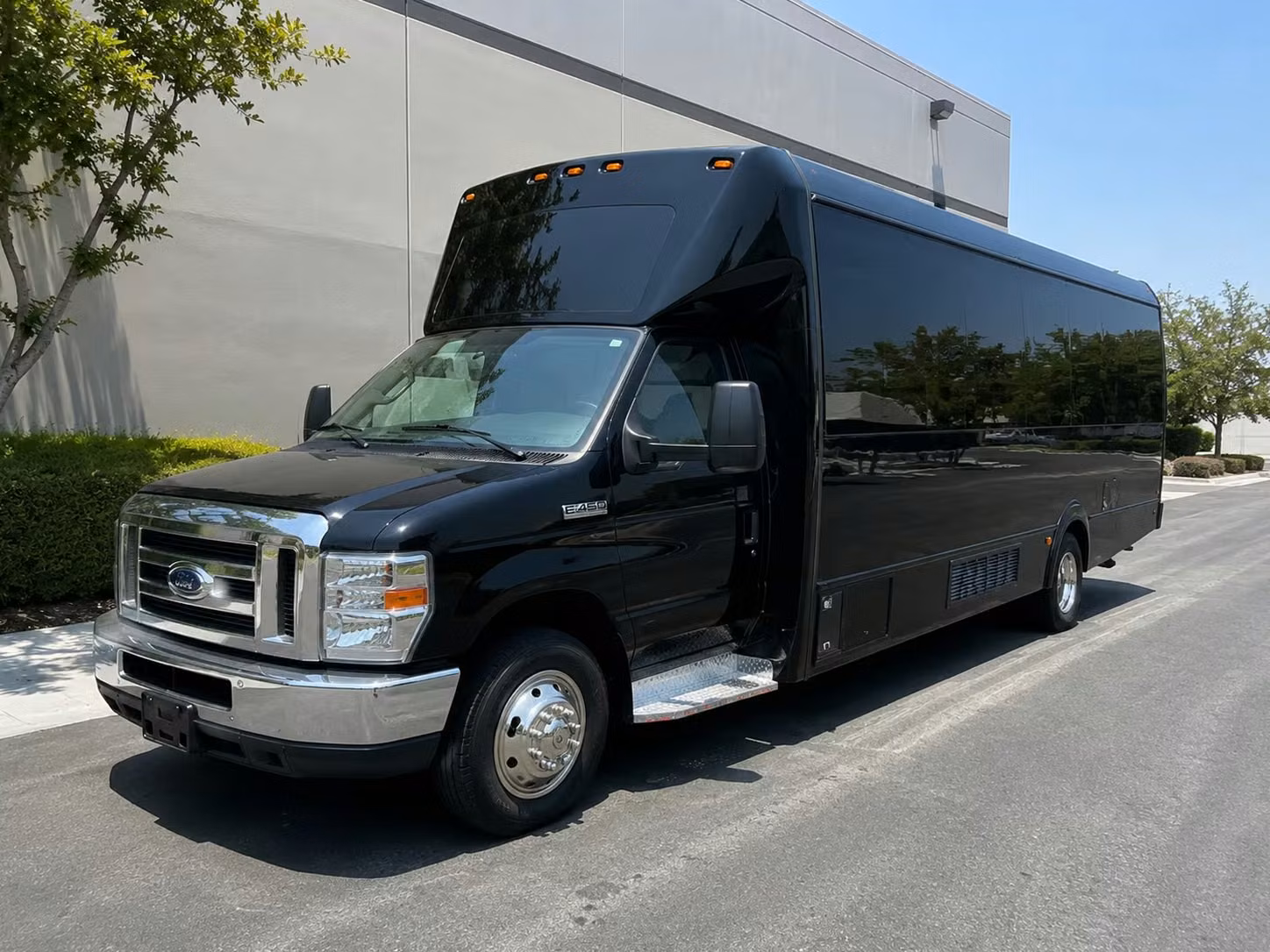 book a party bus for your livonia bachelorette night before the big day
