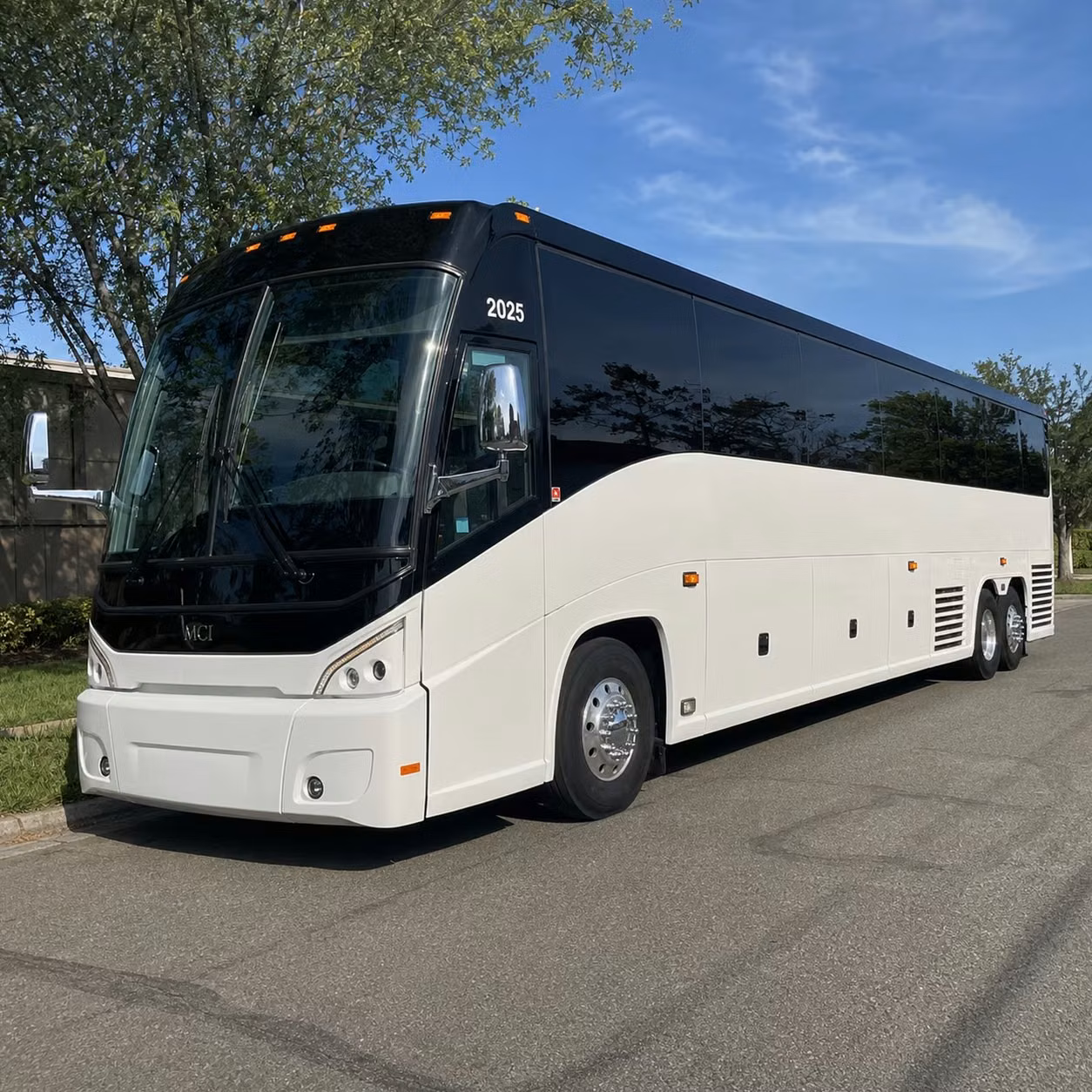 corporate and convention groups rely on livonia long distance transportation