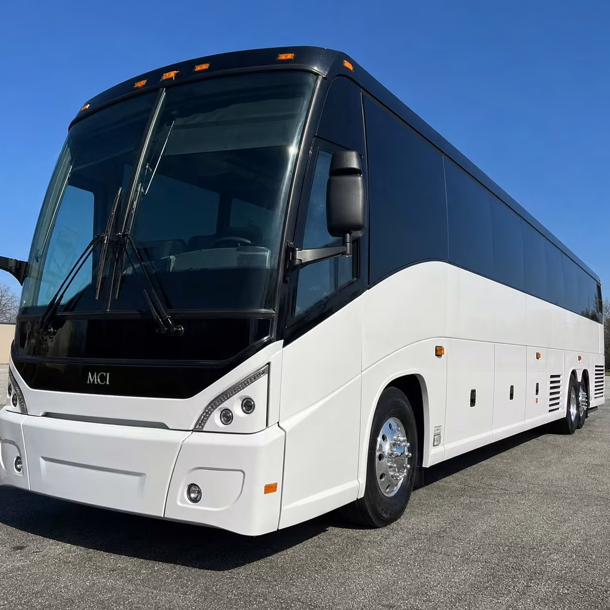 dtw airport shuttle bus rentals for livonia groups departing and arriving