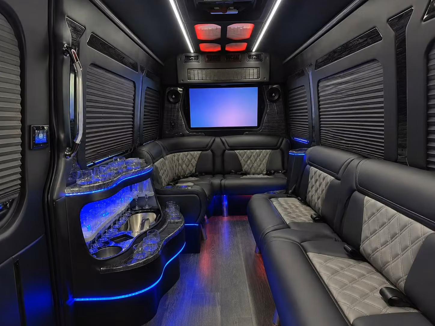 livoniacharterbus com is here to make livonia prom transportation simple for parents and students alike