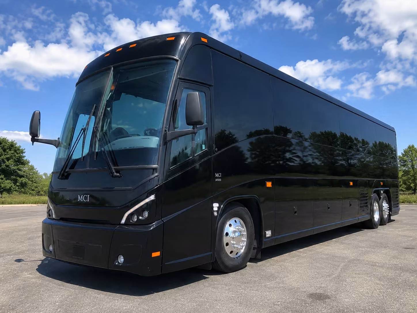 the perfect wedding shuttle bus for livonia celebrations